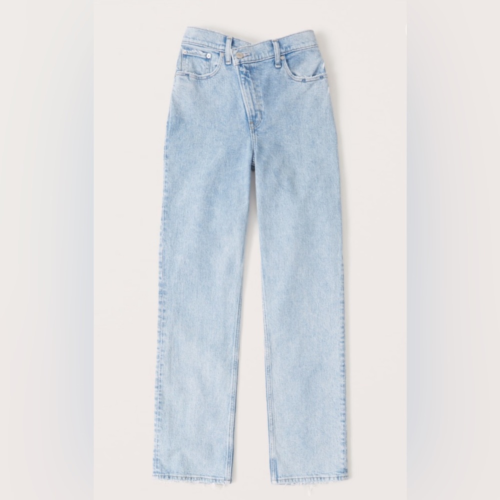 Abercrombie & Fitch Ultra High Rise 90s Straight Jean